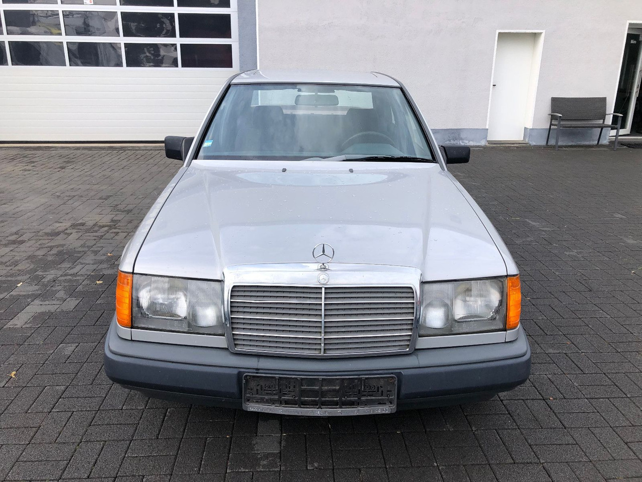 Mercedes-Benz W124 E 260 - Sedan: afbeelding 5 Mercedes-Benz W124 E 260 - Sedan: afbeelding 5