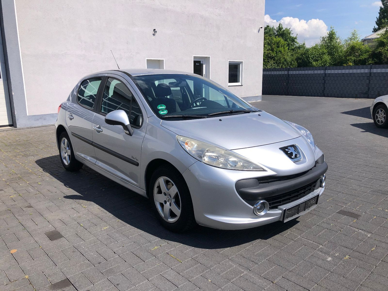 Peugeot 207 Urban Move 1.4i - Sedan: afbeelding 1 Peugeot 207 Urban Move 1.4i - Sedan: afbeelding 1