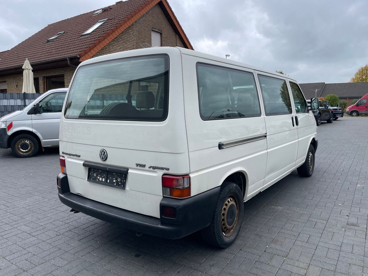 Volkswagen T4 Caravelle 2,5-l-Diesel TDI 75kW syncro lang - Personenvervoer: afbeelding 2 Volkswagen T4 Caravelle 2,5-l-Diesel TDI 75kW syncro lang - Personenvervoer: afbeelding 2