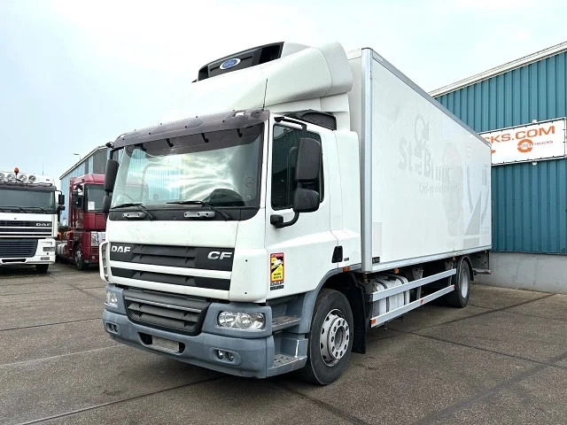 DAF CF 65.250 COOLING TRUCK WITH CARRIER D/E COOLER (EURO 5 / AS-TRONIC / 2.500 KG. LOADING PLATFORM) - Isotherm vrachtwagen: afbeelding 1 DAF CF 65.250 COOLING TRUCK WITH CARRIER D/E COOLER (EURO 5 / AS-TRONIC / 2.500 KG. LOADING PLATFORM) - Isotherm vrachtwagen: afbeelding 1