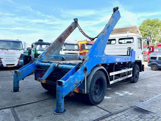 MAN F 18.232 (6 CILINDER) M90 WITH TELESCOPIC CONTAINER SYSTEM (8 GEARS MANUAL GEARBOX / EURO 1 (MECHANICAL PUMP AND INJECTORS)) - Portaalarmsysteem vrachtwagen: afbeelding 3 MAN F 18.232 (6 CILINDER) M90 WITH TELESCOPIC CONTAINER SYSTEM (8 GEARS MANUAL GEARBOX / EURO 1 (MECHANICAL PUMP AND INJECTORS)) - Portaalarmsysteem vrachtwagen: afbeelding 3
