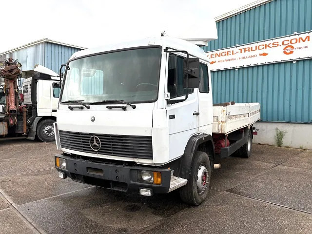 Mercedes-Benz 1117 K 6-CILINDER SLEEPERCAB (8 WHEEL NUTS / FULL STEEL SUSPENSION / MANUAL GEARBOX) - Vrachtwagen met open laadbak: afbeelding 1 Mercedes-Benz 1117 K 6-CILINDER SLEEPERCAB (8 WHEEL NUTS / FULL STEEL SUSPENSION / MANUAL GEARBOX) - Vrachtwagen met open laadbak: afbeelding 1