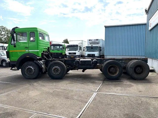 Mercedes-Benz SK 3335K 8x4 FULL STEEL CHASSIS (ZF16 MANUAL GEARBOX / RETARDER / FULL STEEL SUSPENSION / REDUCTION AXLES) - Chassis vrachtwagen: afbeelding 5 Mercedes-Benz SK 3335K 8x4 FULL STEEL CHASSIS (ZF16 MANUAL GEARBOX / RETARDER / FULL STEEL SUSPENSION / REDUCTION AXLES) - Chassis vrachtwagen: afbeelding 5