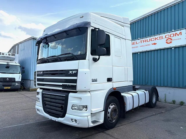 DAF XF 105.460 SPACECAB (ZF-MANUAL GEARBOX / 2x DIESELTANK / MX-ENGINE BRAKE / AIRCONDITIONING / FRIDGE / ETC. - Trekker: afbeelding 1 DAF XF 105.460 SPACECAB (ZF-MANUAL GEARBOX / 2x DIESELTANK / MX-ENGINE BRAKE / AIRCONDITIONING / FRIDGE / ETC. - Trekker: afbeelding 1