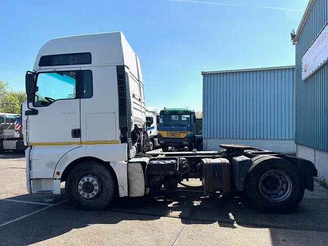MAN TGA 18.410 FLS XXL (6-CILINDER HEADS / ZF16 MANUAL GEARBOX / ZF-INTARDER / HYDRAULIC KIT / P.T.O. / AIRCONDITIONING) - Trekker: afbeelding 5 MAN TGA 18.410 FLS XXL (6-CILINDER HEADS / ZF16 MANUAL GEARBOX / ZF-INTARDER / HYDRAULIC KIT / P.T.O. / AIRCONDITIONING) - Trekker: afbeelding 5