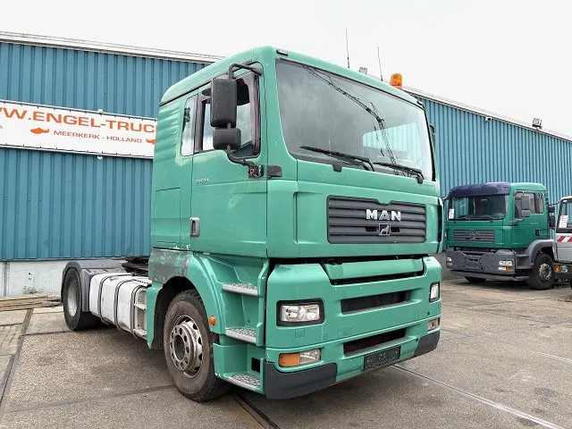 MAN TGA 18.460 FLT XL (6-CILINDER HEADS / ZF16 MANUAL GEARBOX / ZF-INTARDER / AIRCONDITIONING) - Trekker: afbeelding 2 MAN TGA 18.460 FLT XL (6-CILINDER HEADS / ZF16 MANUAL GEARBOX / ZF-INTARDER / AIRCONDITIONING) - Trekker: afbeelding 2
