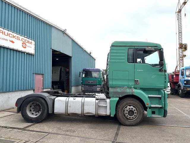 MAN TGA 18.460 FLT XL (6-CILINDER HEADS / ZF16 MANUAL GEARBOX / ZF-INTARDER / AIRCONDITIONING) - Trekker: afbeelding 4 MAN TGA 18.460 FLT XL (6-CILINDER HEADS / ZF16 MANUAL GEARBOX / ZF-INTARDER / AIRCONDITIONING) - Trekker: afbeelding 4