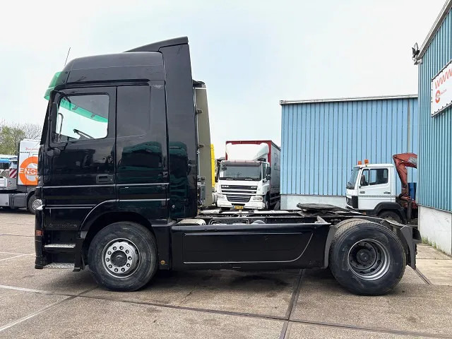 Mercedes-Benz Actros 1840 LS (MP1) 4x2 MEGASPACE (EPS WITH CLUTCH (3 PEDALS) / RETARDER / AIRCONDITIONING) - Trekker: afbeelding 5 Mercedes-Benz Actros 1840 LS (MP1) 4x2 MEGASPACE (EPS WITH CLUTCH (3 PEDALS) / RETARDER / AIRCONDITIONING) - Trekker: afbeelding 5