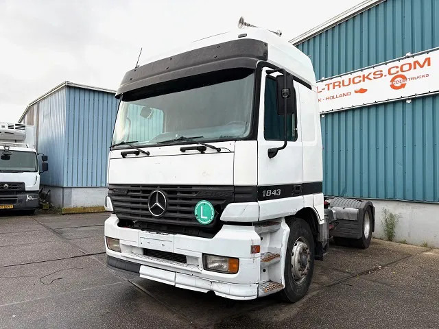 Mercedes-Benz Actros 1843 LS (MP1) (EPS WITH CLUTCH (3 PEDALS) / AIRCONDITIONING / SUNVISOR / ETC.) - Trekker: afbeelding 1 Mercedes-Benz Actros 1843 LS (MP1) (EPS WITH CLUTCH (3 PEDALS) / AIRCONDITIONING / SUNVISOR / ETC.) - Trekker: afbeelding 1