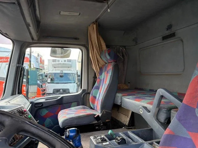 Leasing Mercedes-Benz Actros 1843 LS SLEEPERCAB (MP1) (ZF16 MANUAL GEARBOX / REDUCTION AXLES / AIRCONDITIONING / ETC.) Mercedes-Benz Actros 1843 LS SLEEPERCAB (MP1) (ZF16 MANUAL GEARBOX / REDUCTION AXLES / AIRCONDITIONING / ETC.): afbeelding 12