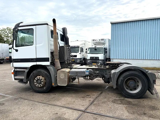 Mercedes-Benz Actros 1848 LS (MP1) 4x2 TRACTOR (EPS WITH CLUTCH / RUDUCTION AXLE / HYDRAULIC KIT / AIRCONDITIONING / ETC) - Trekker: afbeelding 5 Mercedes-Benz Actros 1848 LS (MP1) 4x2 TRACTOR (EPS WITH CLUTCH / RUDUCTION AXLE / HYDRAULIC KIT / AIRCONDITIONING / ETC) - Trekker: afbeelding 5