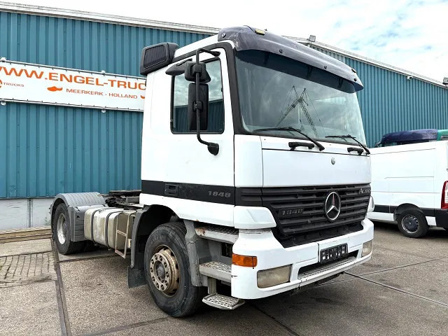 Mercedes-Benz Actros 1848 LS (MP1) 4x2 TRACTOR (EPS WITH CLUTCH / RUDUCTION AXLE / HYDRAULIC KIT / AIRCONDITIONING / ETC) - Trekker: afbeelding 2 Mercedes-Benz Actros 1848 LS (MP1) 4x2 TRACTOR (EPS WITH CLUTCH / RUDUCTION AXLE / HYDRAULIC KIT / AIRCONDITIONING / ETC) - Trekker: afbeelding 2