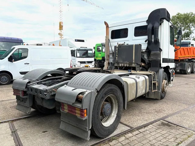 Mercedes-Benz Actros 1848 LS (MP1) 4x2 TRACTOR (EPS WITH CLUTCH / RUDUCTION AXLE / HYDRAULIC KIT / AIRCONDITIONING / ETC) - Trekker: afbeelding 3 Mercedes-Benz Actros 1848 LS (MP1) 4x2 TRACTOR (EPS WITH CLUTCH / RUDUCTION AXLE / HYDRAULIC KIT / AIRCONDITIONING / ETC) - Trekker: afbeelding 3