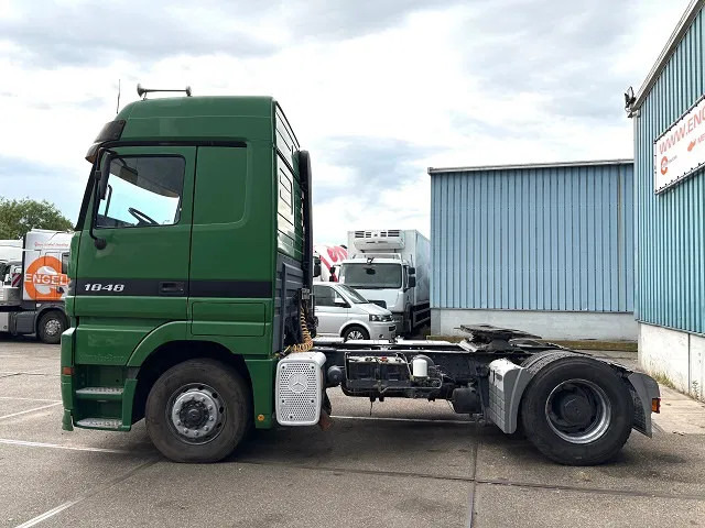 Mercedes-Benz Actros 1848 V8 MEGASPACE (EPS WITH CLUTCH (3 PEDALS) / REDUCTION AXLE / FRIDGE / ETC.) - Trekker: afbeelding 5 Mercedes-Benz Actros 1848 V8 MEGASPACE (EPS WITH CLUTCH (3 PEDALS) / REDUCTION AXLE / FRIDGE / ETC.) - Trekker: afbeelding 5