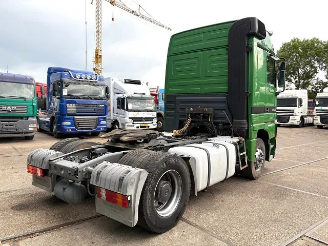 Mercedes-Benz Actros 1848 V8 MEGASPACE (EPS WITH CLUTCH (3 PEDALS) / REDUCTION AXLE / FRIDGE / ETC.) - Trekker: afbeelding 3 Mercedes-Benz Actros 1848 V8 MEGASPACE (EPS WITH CLUTCH (3 PEDALS) / REDUCTION AXLE / FRIDGE / ETC.) - Trekker: afbeelding 3