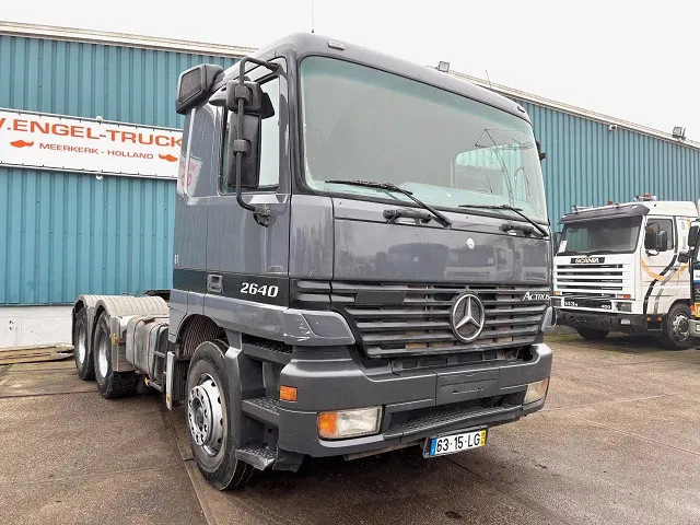 Mercedes-Benz Actros 2640 S 6x4 FULL STEEL TRACTOR UNIT (EPS WITH CLUTCH (3 PEDALS) / REDUCTION AXLES / FULL STEEL SUSPENSION / HYDRAULIC KIT - Trekker: afbeelding 2 Mercedes-Benz Actros 2640 S 6x4 FULL STEEL TRACTOR UNIT (EPS WITH CLUTCH (3 PEDALS) / REDUCTION AXLES / FULL STEEL SUSPENSION / HYDRAULIC KIT - Trekker: afbeelding 2