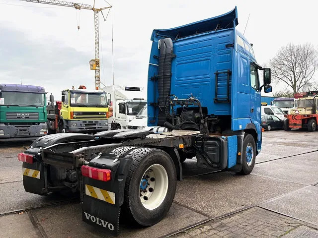 Volvo FH 400 GLOBETROTTER (VIN: 7B446149 / I-SHIFT / ADR-VLG / AIRCONDITIONING / COMPLETE SPOILERSET ON CABIN) - Trekker: afbeelding 3 Volvo FH 400 GLOBETROTTER (VIN: 7B446149 / I-SHIFT / ADR-VLG / AIRCONDITIONING / COMPLETE SPOILERSET ON CABIN) - Trekker: afbeelding 3