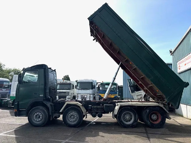 Volvo FH 12.420 8x4 FULL STEEL KIPPER (12+2 GEARS MANUAL GEARBOX / FULL STEEL SUSPENSION / REDUCTION AXLES / VEB-ENGINE BRAKE) - Kipper vrachtwagen: afbeelding 5 Volvo FH 12.420 8x4 FULL STEEL KIPPER (12+2 GEARS MANUAL GEARBOX / FULL STEEL SUSPENSION / REDUCTION AXLES / VEB-ENGINE BRAKE) - Kipper vrachtwagen: afbeelding 5