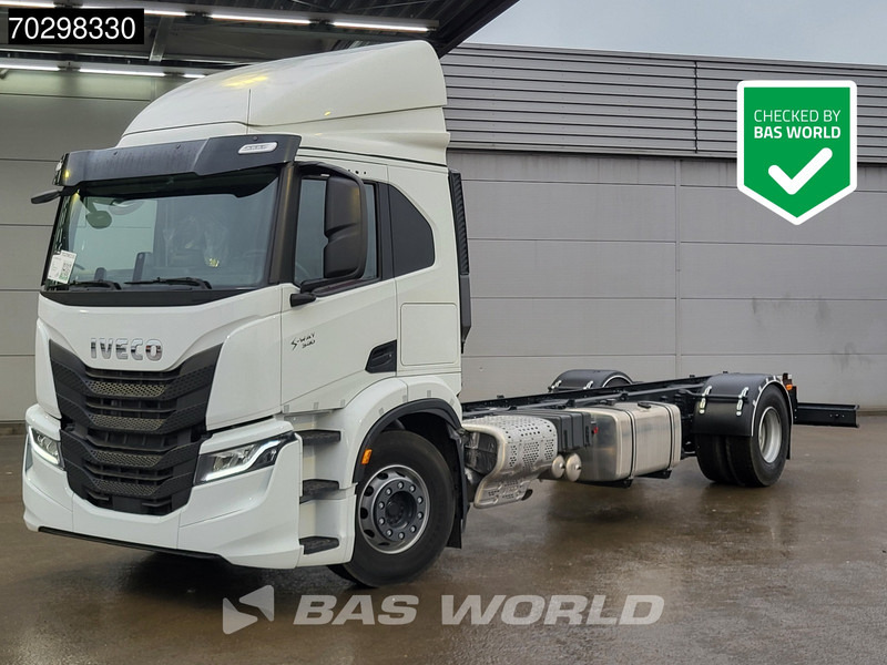Iveco S-WAY 340 4X2 NEW! Chassis Automatic LED ACC Euro 6 - Chassis vrachtwagen: afbeelding 1 Iveco S-WAY 340 4X2 NEW! Chassis Automatic LED ACC Euro 6 - Chassis vrachtwagen: afbeelding 1