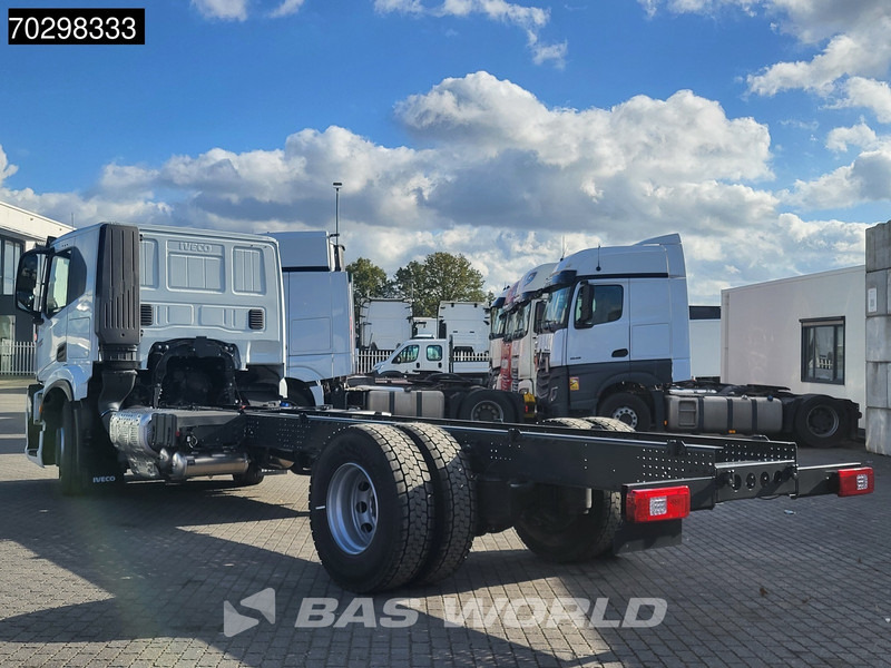 Iveco S-Way 340 4X2 NEW! Chassis Automatic Navi LED Euro 6 - Chassis vrachtwagen: afbeelding 2 Iveco S-Way 340 4X2 NEW! Chassis Automatic Navi LED Euro 6 - Chassis vrachtwagen: afbeelding 2