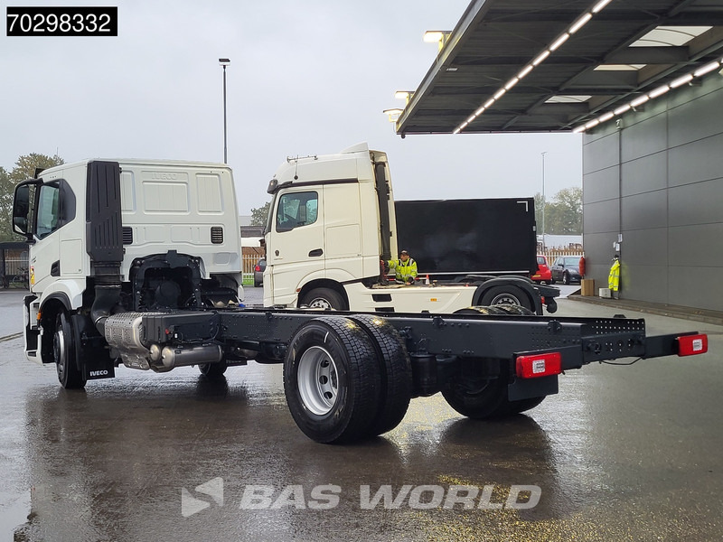 Iveco S-Way 340 4X2 NEW chassis! Automatic Navi ACC LED Euro 6 - Chassis vrachtwagen: afbeelding 2 Iveco S-Way 340 4X2 NEW chassis! Automatic Navi ACC LED Euro 6 - Chassis vrachtwagen: afbeelding 2