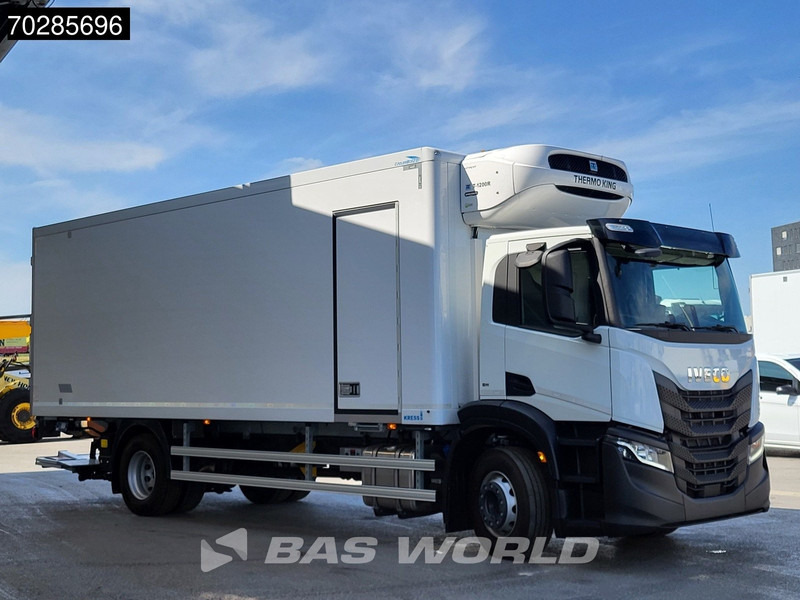 Iveco S-Way 400 4X2 NEW! 19t Thermo King T-1200 ATP Automatic 2000kg Ladebordwand Euro 6 - Koelwagen vrachtwagen: afbeelding 3 Iveco S-Way 400 4X2 NEW! 19t Thermo King T-1200 ATP Automatic 2000kg Ladebordwand Euro 6 - Koelwagen vrachtwagen: afbeelding 3