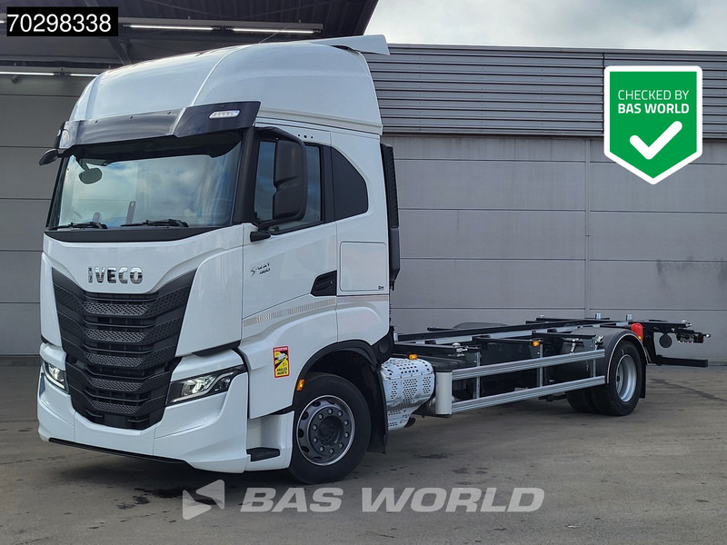 Iveco S-Way 460 4X2 NEW !! BDF Automatic Full air ACC Led Euro 6 - Containertransporter/ Wissellaadbak vrachtwagen: afbeelding 1 Iveco S-Way 460 4X2 NEW !! BDF Automatic Full air ACC Led Euro 6 - Containertransporter/ Wissellaadbak vrachtwagen: afbeelding 1