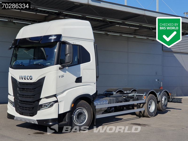 Iveco S-Way 490 6X2 NEW chassis! Retarder Standklima Lift+lenkasche PTO preparation LED Navi ACC Euro 6 - Chassis vrachtwagen: afbeelding 1 Iveco S-Way 490 6X2 NEW chassis! Retarder Standklima Lift+lenkasche PTO preparation LED Navi ACC Euro 6 - Chassis vrachtwagen: afbeelding 1