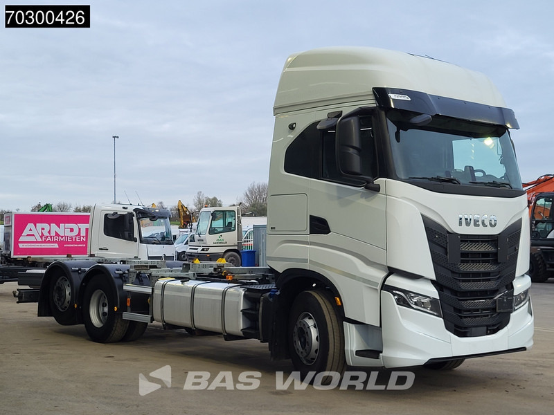 Iveco S-Way 510 6X2 Retarder Full Air Lift Axle BDF Euro 6 - Containertransporter/ Wissellaadbak vrachtwagen: afbeelding 3 Iveco S-Way 510 6X2 Retarder Full Air Lift Axle BDF Euro 6 - Containertransporter/ Wissellaadbak vrachtwagen: afbeelding 3