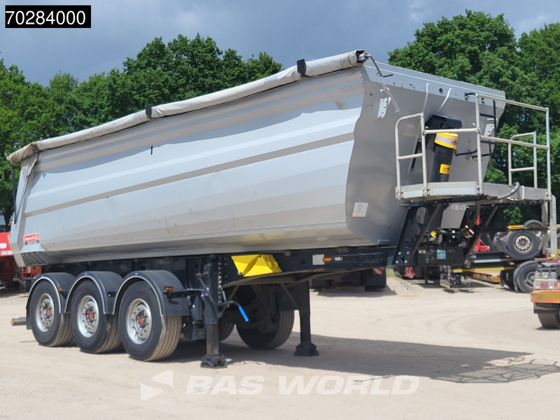 Langendorf NW3 3 axles Steel Tipper Liftachse - Kipper oplegger: afbeelding 5 Langendorf NW3 3 axles Steel Tipper Liftachse - Kipper oplegger: afbeelding 5