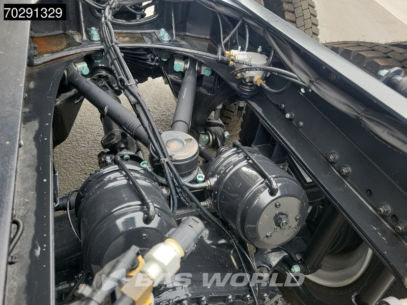 MAN TGS 40.400 6X4 NEW 6x4 chassis PTO Preparation Steelsuspension Big-Axle Automatic Euro 2 - Chassis vrachtwagen: afbeelding 5 MAN TGS 40.400 6X4 NEW 6x4 chassis PTO Preparation Steelsuspension Big-Axle Automatic Euro 2 - Chassis vrachtwagen: afbeelding 5