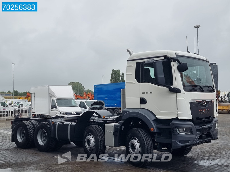 MAN TGS 41.440 8X4 NEW chassis Steelsuspension Automatic Euro 6 - Chassis vrachtwagen: afbeelding 3 MAN TGS 41.440 8X4 NEW chassis Steelsuspension Automatic Euro 6 - Chassis vrachtwagen: afbeelding 3