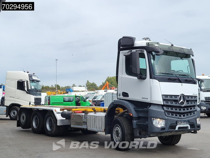 Mercedes-Benz Arocs 3232 Arocs 8X4 LOW Mileage! BDF Big-Axle Lift+Steering-Axle Euro 6 - Containertransporter/ Wissellaadbak vrachtwagen: afbeelding 3 Mercedes-Benz Arocs 3232 Arocs 8X4 LOW Mileage! BDF Big-Axle Lift+Steering-Axle Euro 6 - Containertransporter/ Wissellaadbak vrachtwagen: afbeelding 3