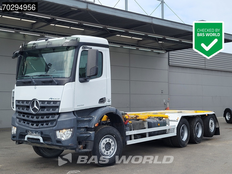 Mercedes-Benz Arocs 3232 Arocs 8X4 LOW Mileage! BDF Big-Axle Lift+Steering-Axle Euro 6 - Containertransporter/ Wissellaadbak vrachtwagen: afbeelding 1 Mercedes-Benz Arocs 3232 Arocs 8X4 LOW Mileage! BDF Big-Axle Lift+Steering-Axle Euro 6 - Containertransporter/ Wissellaadbak vrachtwagen: afbeelding 1