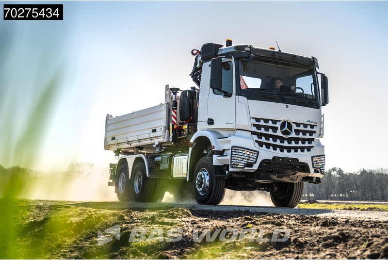 Mercedes-Benz Arocs 3348 6X6 Fassi F255A.2.24 xe-dynamic Kran Dreiseitenkipper Navi Euro 6 - Kipper vrachtwagen, Kraanwagen: afbeelding 5 Mercedes-Benz Arocs 3348 6X6 Fassi F255A.2.24 xe-dynamic Kran Dreiseitenkipper Navi Euro 6 - Kipper vrachtwagen, Kraanwagen: afbeelding 5