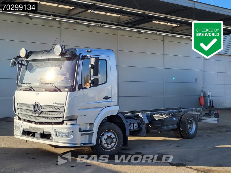 Mercedes-Benz Atego 1224 Atego 4X2 12tons chassis LOW Mileage! Automatic Airco Euro 6 - Chassis vrachtwagen: afbeelding 1 Mercedes-Benz Atego 1224 Atego 4X2 12tons chassis LOW Mileage! Automatic Airco Euro 6 - Chassis vrachtwagen: afbeelding 1