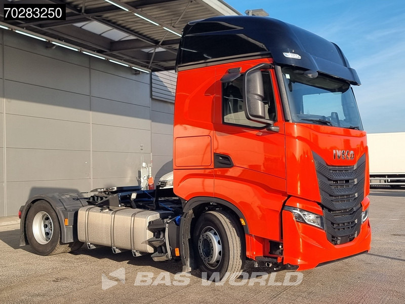 Iveco S-Way 490 4X2 DAMAGED! chassis bent 2x Tanks LED Navi Euro 6 - Trekker: afbeelding 3 Iveco S-Way 490 4X2 DAMAGED! chassis bent 2x Tanks LED Navi Euro 6 - Trekker: afbeelding 3