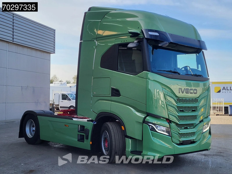 Iveco S-Way 580 4X2 NEW! Electric Steering Standklima Navi ACC LED Euro 6 - Trekker: afbeelding 3 Iveco S-Way 580 4X2 NEW! Electric Steering Standklima Navi ACC LED Euro 6 - Trekker: afbeelding 3