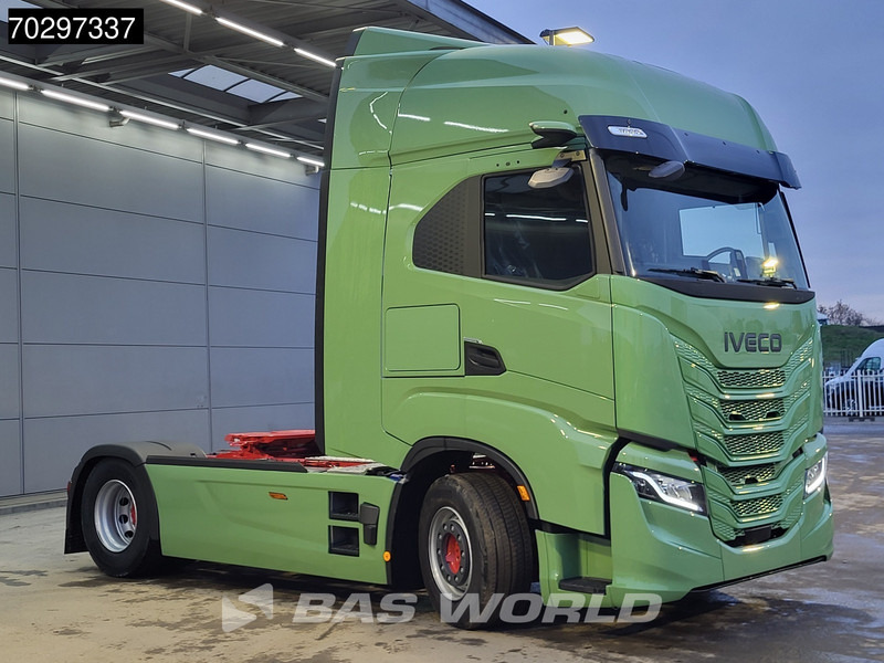 Iveco S-Way 580 4X2 NEW! LED Standklima ACC Navi Euro 6 - Trekker: afbeelding 3 Iveco S-Way 580 4X2 NEW! LED Standklima ACC Navi Euro 6 - Trekker: afbeelding 3