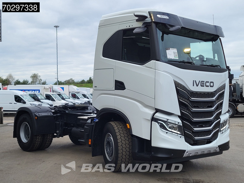 Iveco X-Way 500 4X2 NEW! Retarder Big-Axle Standklima MirrorCam Navi LED ACC Euro 6 - Trekker: afbeelding 3 Iveco X-Way 500 4X2 NEW! Retarder Big-Axle Standklima MirrorCam Navi LED ACC Euro 6 - Trekker: afbeelding 3