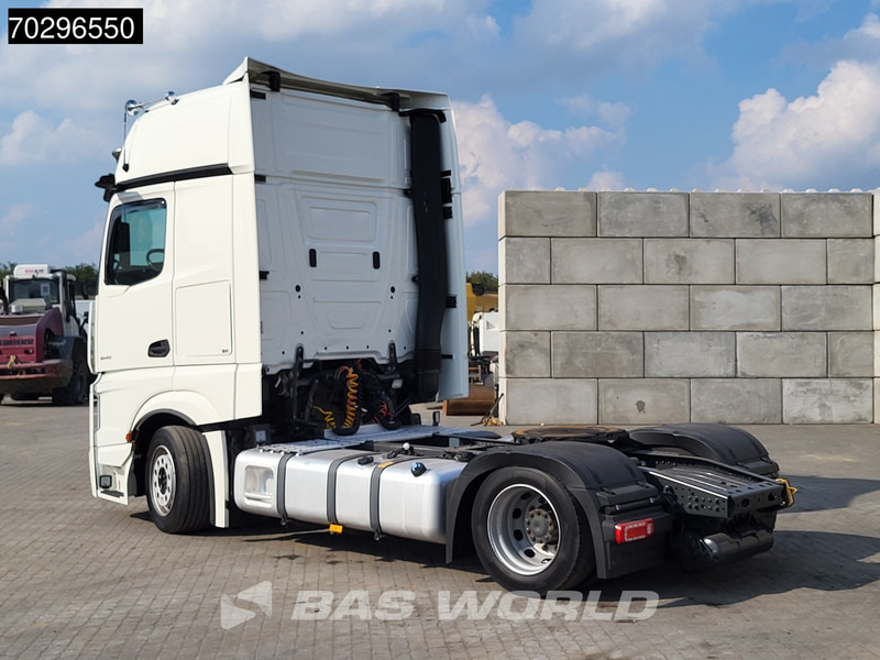 Mercedes-Benz Actros 1845 4X2 GigaSpace Mega Retarder 2x Tanks Standklima Xenon Euro 6 - Trekker: afbeelding 2 Mercedes-Benz Actros 1845 4X2 GigaSpace Mega Retarder 2x Tanks Standklima Xenon Euro 6 - Trekker: afbeelding 2