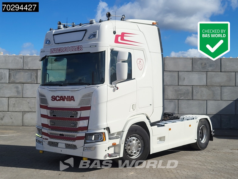 Scania R450 R 4X2 Retarder 2xTanks Leder ACC Hydraulic Euro 6 - Trekker: afbeelding 1 Scania R450 R 4X2 Retarder 2xTanks Leder ACC Hydraulic Euro 6 - Trekker: afbeelding 1