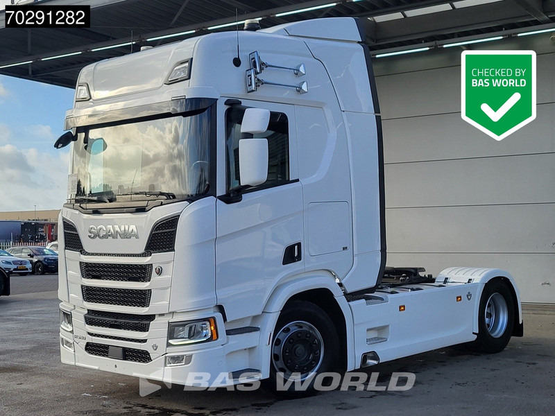 Scania R520 4X2 Low Mileage! Retarder Leder ACC Navi LED Euro 6 - Trekker: afbeelding 1 Scania R520 4X2 Low Mileage! Retarder Leder ACC Navi LED Euro 6 - Trekker: afbeelding 1