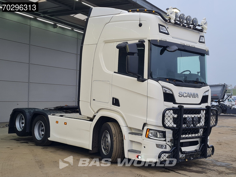 Scania R590 6X2 WB315! Retarder Full-Air 2xTanks Leather ACC Navi LED Euro 6 - Trekker: afbeelding 3 Scania R590 6X2 WB315! Retarder Full-Air 2xTanks Leather ACC Navi LED Euro 6 - Trekker: afbeelding 3