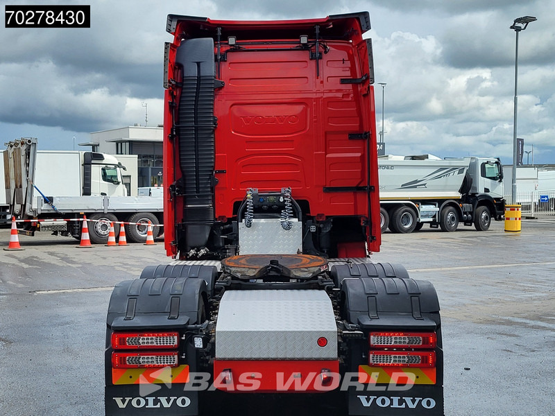 Volvo FH16 750 FH16 6X2 Special-Interior Full-Air Work-Remote Dynamic Steering Alcoa ACC Xenon - Trekker: afbeelding 3 Volvo FH16 750 FH16 6X2 Special-Interior Full-Air Work-Remote Dynamic Steering Alcoa ACC Xenon - Trekker: afbeelding 3