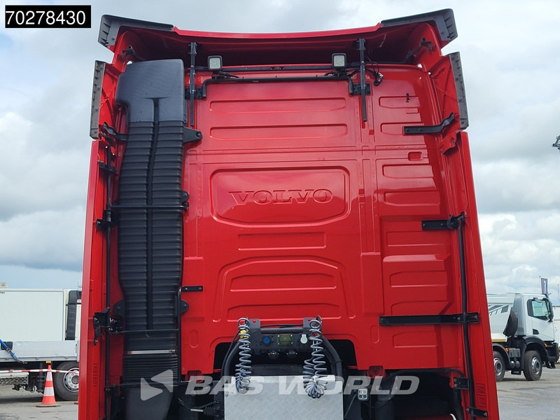 Volvo FH16 750 FH16 6X2 Special-Interior Full-Air Work-Remote Dynamic Steering Alcoa ACC Xenon - Trekker: afbeelding 5 Volvo FH16 750 FH16 6X2 Special-Interior Full-Air Work-Remote Dynamic Steering Alcoa ACC Xenon - Trekker: afbeelding 5