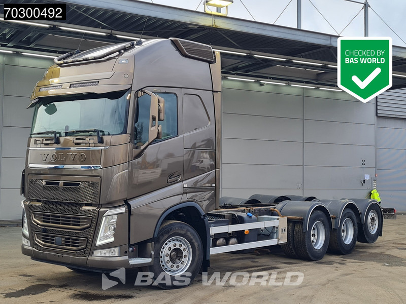 Volvo FH 540 FH 8X4 Chassis Lift+Steering Axle Automatic VEB+ Euro 6 - Chassis vrachtwagen: afbeelding 1 Volvo FH 540 FH 8X4 Chassis Lift+Steering Axle Automatic VEB+ Euro 6 - Chassis vrachtwagen: afbeelding 1