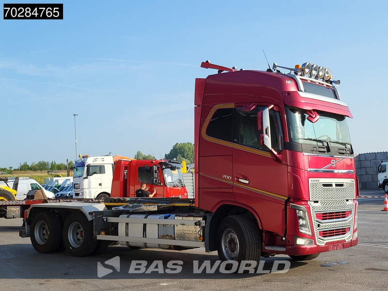 Volvo FH16 700 FH16 6X4 Full Air 20t Hook Xenon Euro 5 - Haakarmsysteem vrachtwagen: afbeelding 5 Volvo FH16 700 FH16 6X4 Full Air 20t Hook Xenon Euro 5 - Haakarmsysteem vrachtwagen: afbeelding 5