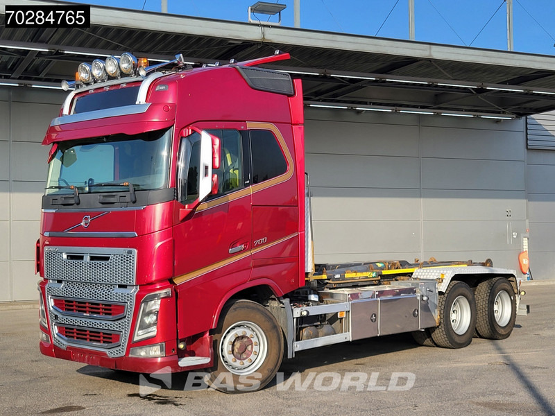 Volvo FH16 700 FH16 6X4 Full Air 20t Hook Xenon Euro 5 - Haakarmsysteem vrachtwagen: afbeelding 2 Volvo FH16 700 FH16 6X4 Full Air 20t Hook Xenon Euro 5 - Haakarmsysteem vrachtwagen: afbeelding 2