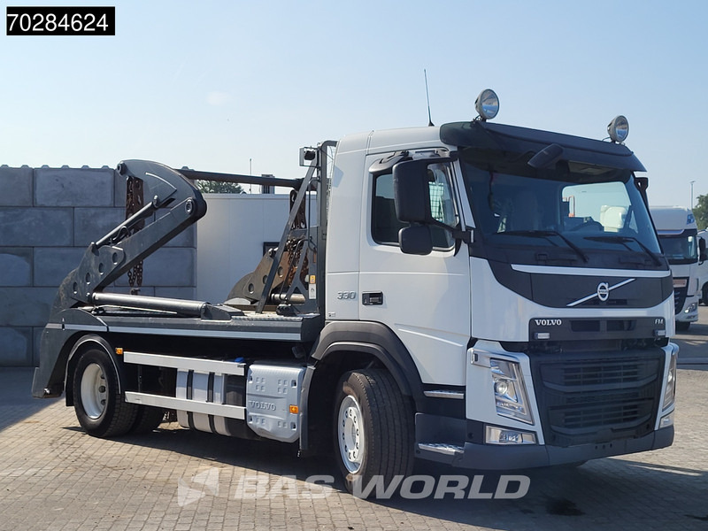 Volvo FM 330 FM 4X2 VEB Xenon Skip Loader Euro 6 - Portaalarmsysteem vrachtwagen: afbeelding 3 Volvo FM 330 FM 4X2 VEB Xenon Skip Loader Euro 6 - Portaalarmsysteem vrachtwagen: afbeelding 3